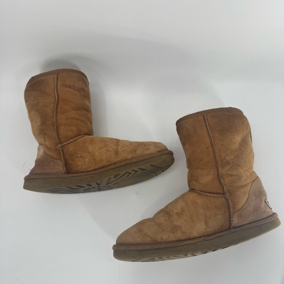 UGG Classic Short Shearling Boots Women’s 8 Chestnut Tan Suede Sheepskin Flaw‎ - Picture 7 of 10